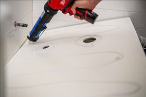 Six3Tile_Installation_Glue TubSurround Side Wall