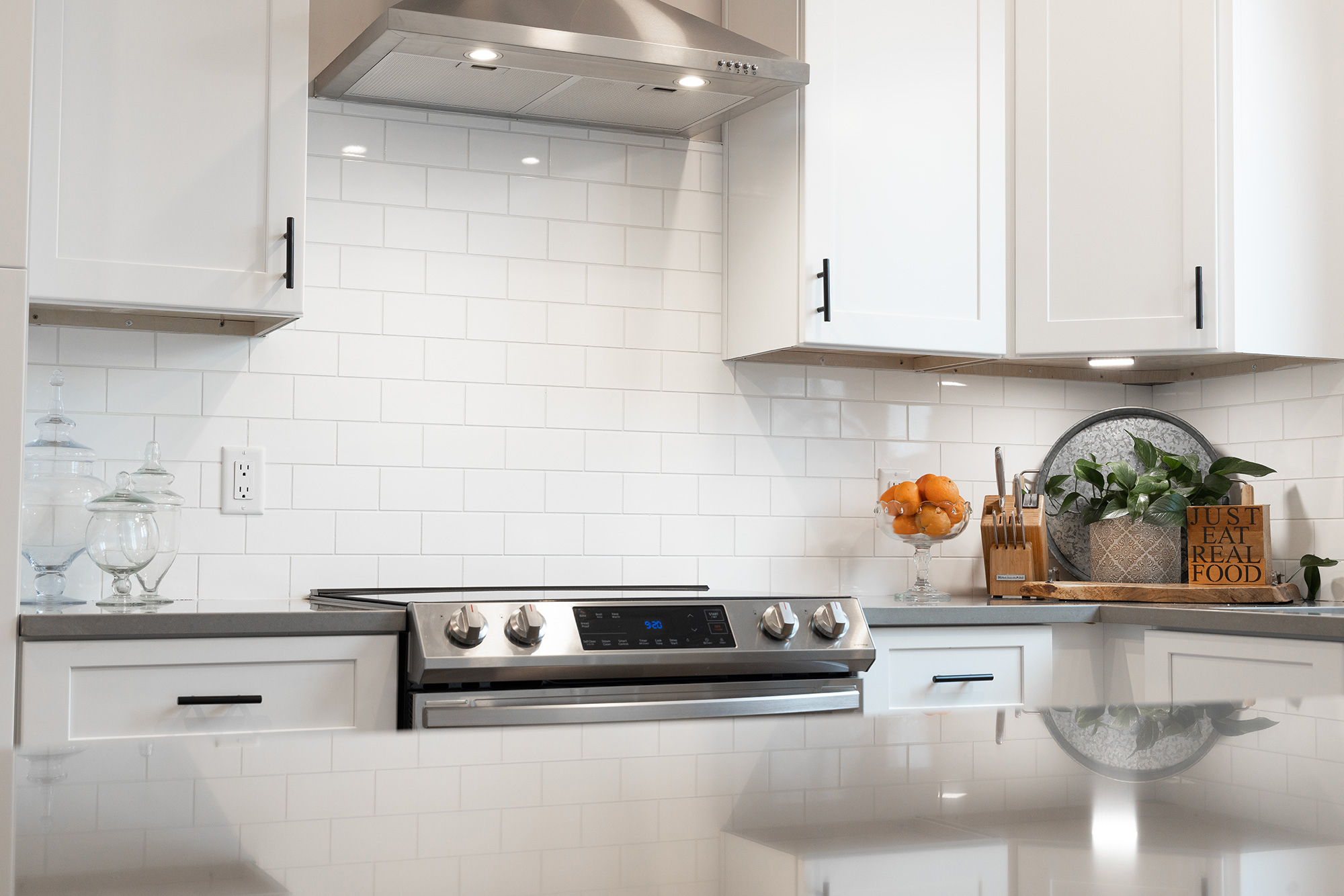 How to Clean Kitchen Backsplash Tiles - kellydesigns